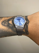 CASIO QUARTZ REDONDO PRATEADO FUNDO AZUL