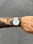 CASIO QUARTZ EDIFICE FUNDO BRANCO