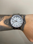 HUBLOT GENEVE PRATEADO FUNDO BRANCO PULSEIRA EM COURO